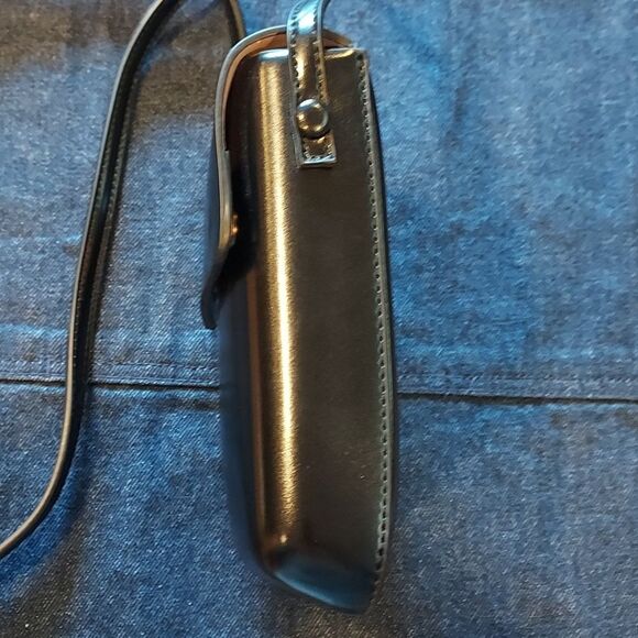 Vegan Faux Leather compact structured festival Shoulderbag - Picture 5 of 9